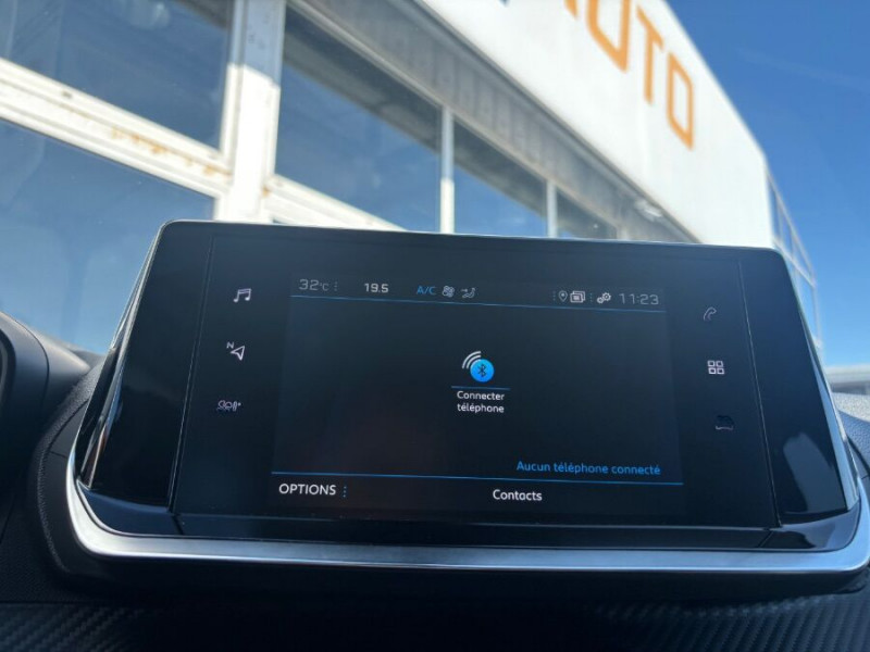Photo 28 de l'offre de PEUGEOT 2008 II 1.2 PureTech 100 BVM6 ALLURE GPS Camera AB SC à 15890€ chez Mérignac auto