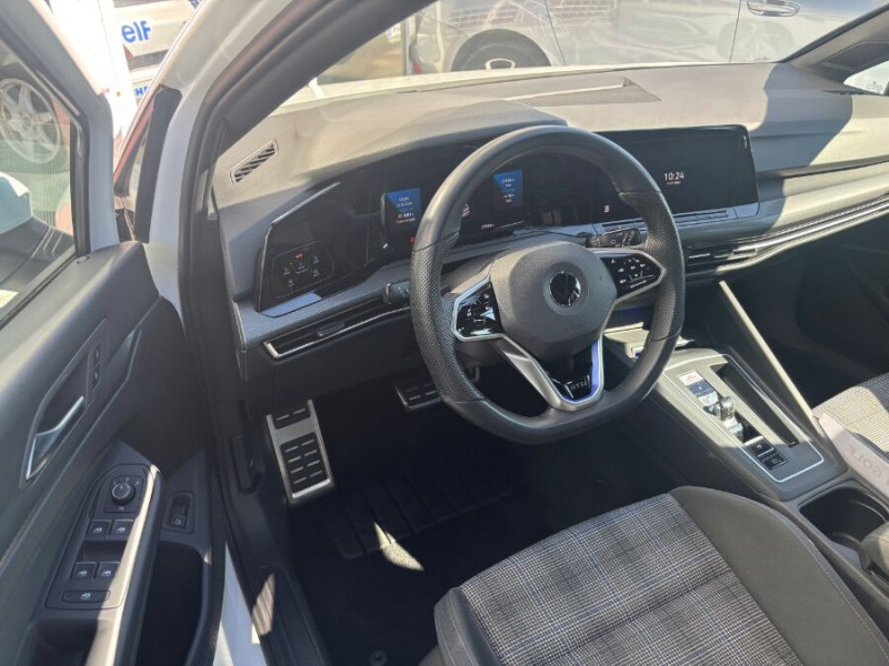 Photo 23 de l'offre de VOLKSWAGEN GOLF VIII 1.4 HYBRID 245 GTE GPS Cockpit JA18 LED+ à 26950€ chez Mérignac auto