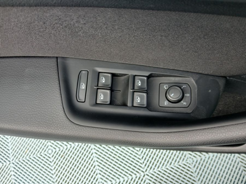 Photo 33 de l'offre de VOLKSWAGEN PASSAT SW VIII 2.0 TDI 150 DSG7 STYLE BUSINESS GPS Camera ACC Hayon EL. 1ère Main à 27490€ chez Mérignac auto