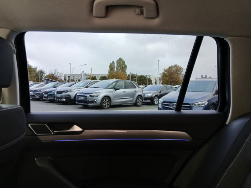 Photo 28 de l'offre de VOLKSWAGEN PASSAT SW VIII 2.0 TDI 150 DSG7 STYLE BUSINESS GPS Camera ACC Hayon EL. 1ère Main à 27490€ chez Mérignac auto