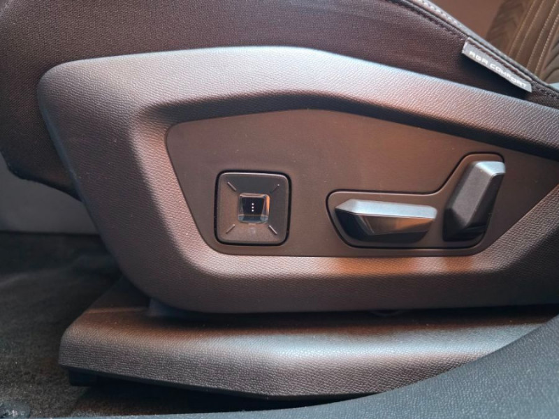 Photo 6 de l'offre de PEUGEOT 3008 HYBRID 145 e-DCS6 GT EXCLUSIVE Alcantara 360° Gtie 02/30 à 34690€ chez Mérignac auto