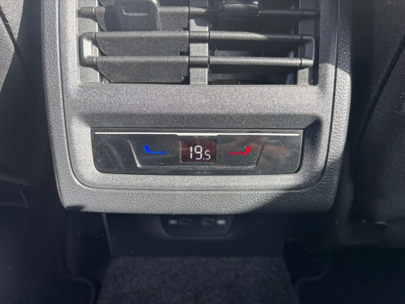 Photo 19 de l'offre de VOLKSWAGEN GOLF VIII 1.4 HYBRID 245 GTE GPS Caméra ACC Key Less SC AB.10LED à 27450€ chez Mérignac auto