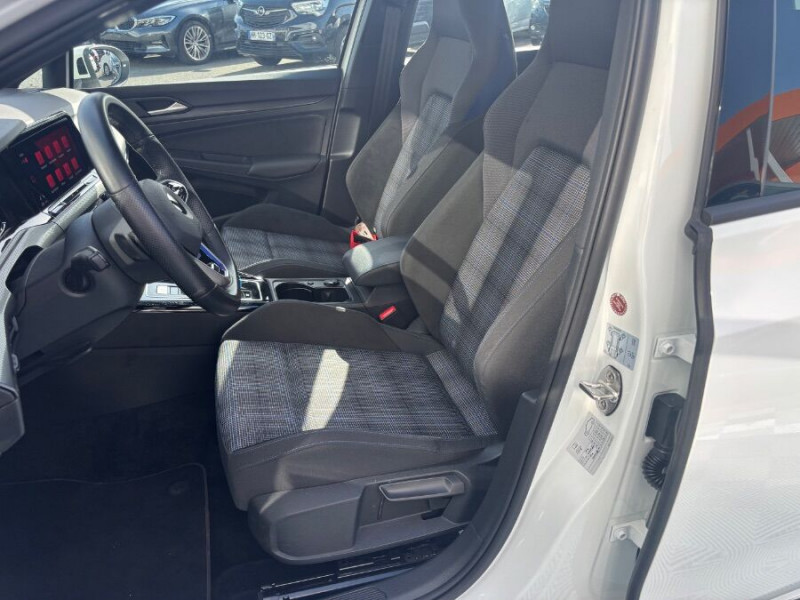 Photo 4 de l'offre de VOLKSWAGEN GOLF VIII 1.4 HYBRID 245 GTE GPS Caméra ACC Key Less SC AB.10LED à 27450€ chez Mérignac auto