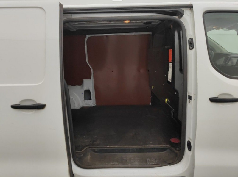 Photo 5 de l'offre de CITROEN JUMPY 1.5 BlueHDi 120 BVM6 CLUB GPS Bluetooth 18950.H.T à 18950€ chez Mérignac auto