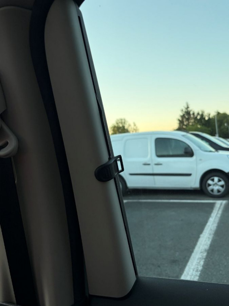 Photo 10 de l'offre de CITROEN C3 PICASSO 1.6 HDI 92 MILLENIUM TOIT Pano GPS JA16 Radar à 9950€ chez Mérignac auto