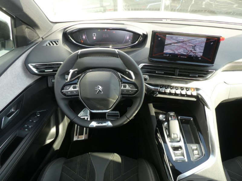 Photo 4 de l'offre de PEUGEOT 3008 II (2) 1.5 BlueHDi 130 EAT8 GT Alcantara TOE Hayon EL. 360° 1ère Main à 25450€ chez Mérignac auto