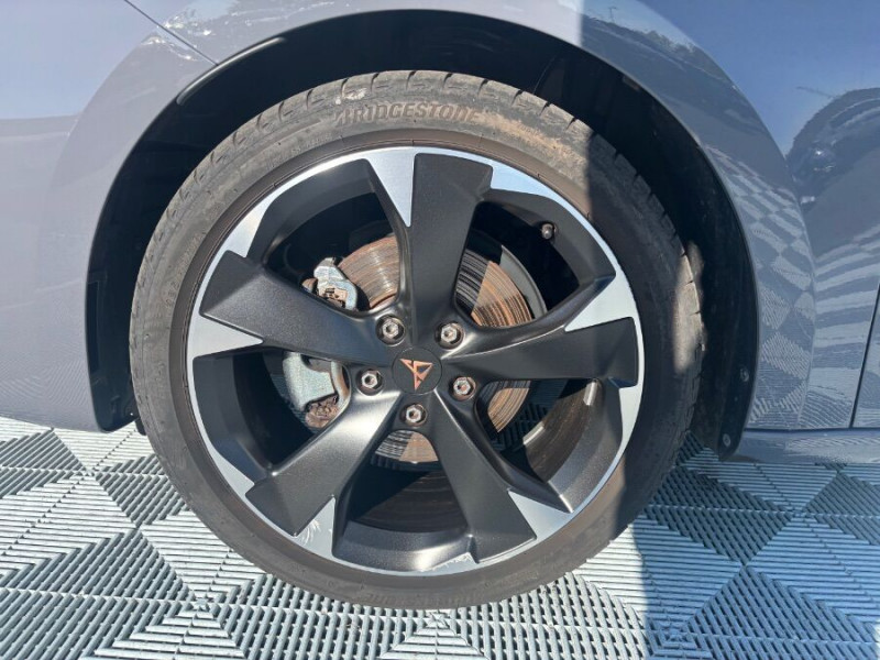 Photo 41 de l'offre de CUPRA LEON NEW IV 1.5 eTSI 150 HYBRID DSG V GPS JA18 SC Key Less Gtie 05/30 à 28950€ chez Mérignac auto