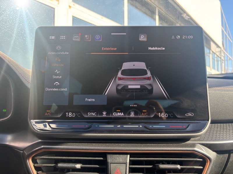 Photo 28 de l'offre de CUPRA LEON NEW IV 1.5 eTSI 150 HYBRID DSG V GPS JA18 SC Key Less Gtie 05/30 à 28950€ chez Mérignac auto