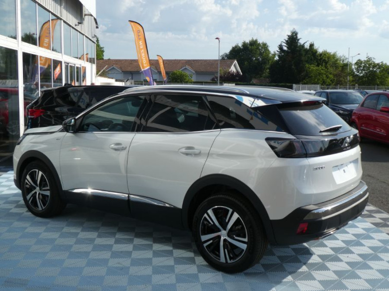 Photo 10 de l'offre de PEUGEOT 3008 II (2) 1.5 BlueHDi 130 EAT8 GT Alcantara TOE Hayon EL. 360° 1ère Main à 25450€ chez Mérignac auto