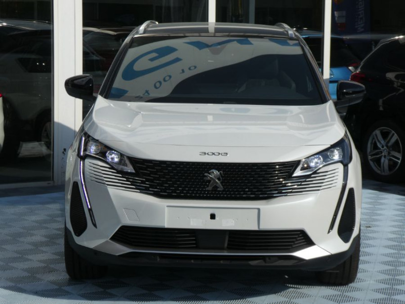 Photo 9 de l'offre de PEUGEOT 3008 II (2) 1.5 BlueHDi 130 EAT8 GT Alcantara TOE Hayon EL. 360° 1ère Main à 25450€ chez Mérignac auto