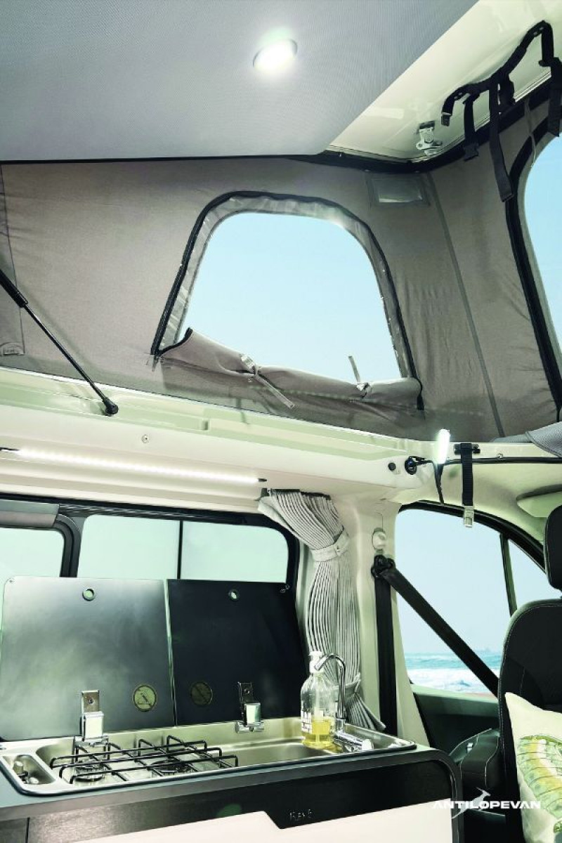 Photo 33 de l'offre de RENAULT TRAFIC VAN ANTILOPE VAN Aménagé NV FLEX 5 CONFORT 2.0 DCi 150 EAG9 L1 5PL Attel+Pte Vélo Dispo 11/26 à 64900€ chez Mérignac auto