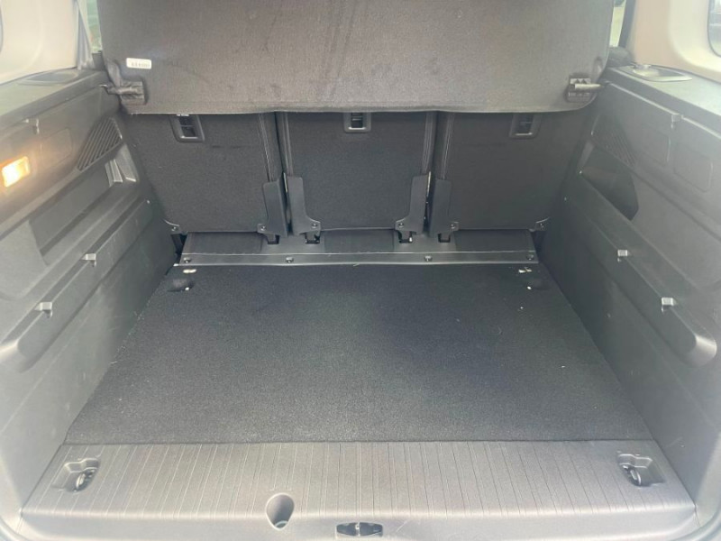 Photo 15 de l'offre de CITROEN BERLINGO 1.5 BlueHDi 130 EAT8 N1 MAX Camera 3 Sièges Arr. à 26950€ chez Mérignac auto
