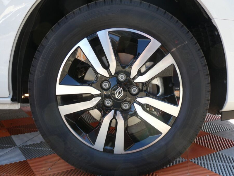 Photo 13 de l'offre de RENAULT TRAFIC VAN ANTILOPE VAN Aménagé NV FLEX 5 CONFORT 2.0 DCi 150 EAG9 L1 5PL Attel+Pte Vélo Dispo 11/26 à 64900€ chez Mérignac auto