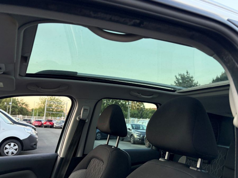 Photo 4 de l'offre de CITROEN C3 PICASSO 1.6 HDI 92 MILLENIUM TOIT Pano GPS JA16 Radar à 9950€ chez Mérignac auto