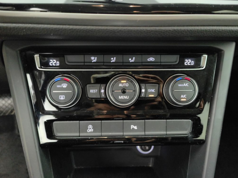 Photo 12 de l'offre de VOLKSWAGEN TOURAN III 2.0 TDI 150 DSG7 COMFORTLINE GPS JA17 CarPlay 5PL 1ère Main à 28490€ chez Mérignac auto