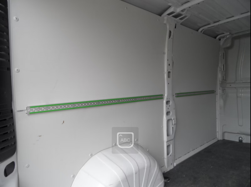 Photo 18 de l'offre de OPEL MOVANO 2.2 BlueHDi 140 BVM6 L2H1 3T5 GPS Camera CLIM Auto 19970.H.T. à 19970€ chez Mérignac auto