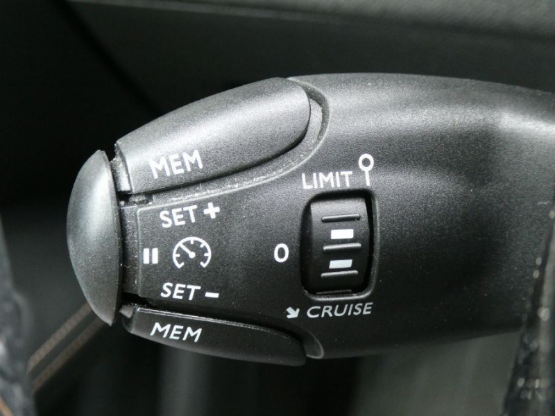 Photo 24 de l'offre de PEUGEOT 3008 II 1.5 BlueHDi 130 EAT8 GT LINE Carplay LED SC Attel. à 20950€ chez Mérignac auto