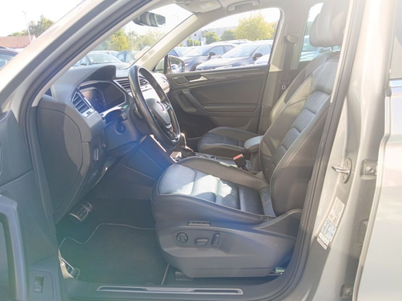 Photo 17 de l'offre de VOLKSWAGEN TIGUAN 2.0 BI-TDI 240 DSG 4Motion BLACK R LINE CUIR Attel. Full Options à 27500€ chez Mérignac auto