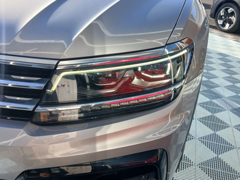 Photo 46 de l'offre de VOLKSWAGEN TIGUAN 2.0 BI-TDI 240 DSG 4Motion BLACK R LINE CUIR Attel. Full Options à 27500€ chez Mérignac auto