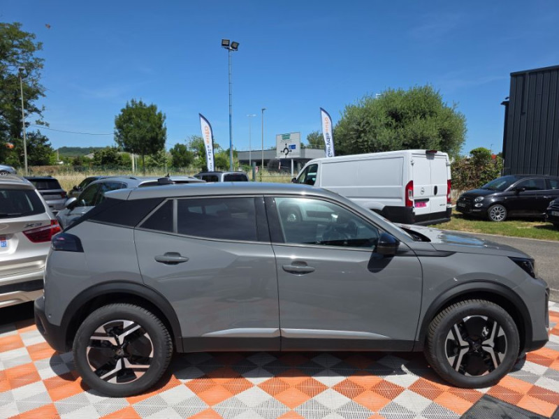 Photo 9 de l'offre de PEUGEOT 2008 II (2) 1.2 HYBRID 145 e-DCS6 ALLURE Camera à 26450€ chez Mérignac auto