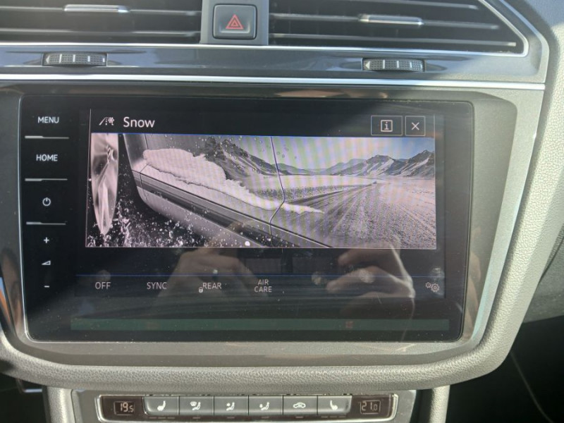 Photo 28 de l'offre de VOLKSWAGEN TIGUAN 2.0 BI-TDI 240 DSG 4Motion BLACK R LINE CUIR Attel. Full Options à 27500€ chez Mérignac auto