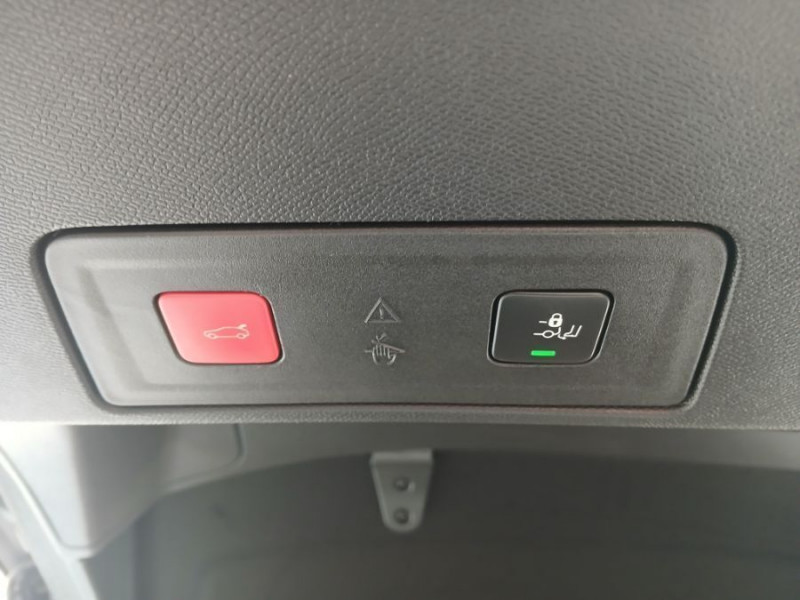 Photo 10 de l'offre de PEUGEOT 508 1.5 BlueHDi 130 EAT8 ALLURE PACK Coffre EL ACC SC à 20890€ chez Mérignac auto