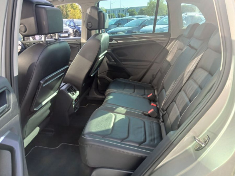 Photo 38 de l'offre de VOLKSWAGEN TIGUAN 2.0 BI-TDI 240 DSG 4Motion BLACK R LINE CUIR Attel. Full Options à 27500€ chez Mérignac auto