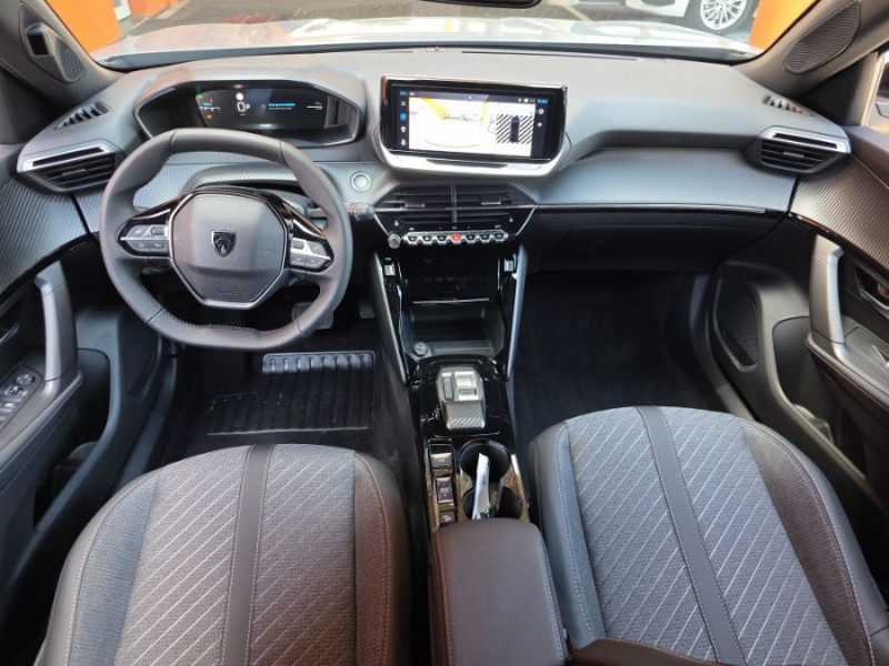 Photo 17 de l'offre de PEUGEOT 2008 II (2) 1.2 HYBRID 145 e-DCS6 ALLURE Camera à 26450€ chez Mérignac auto