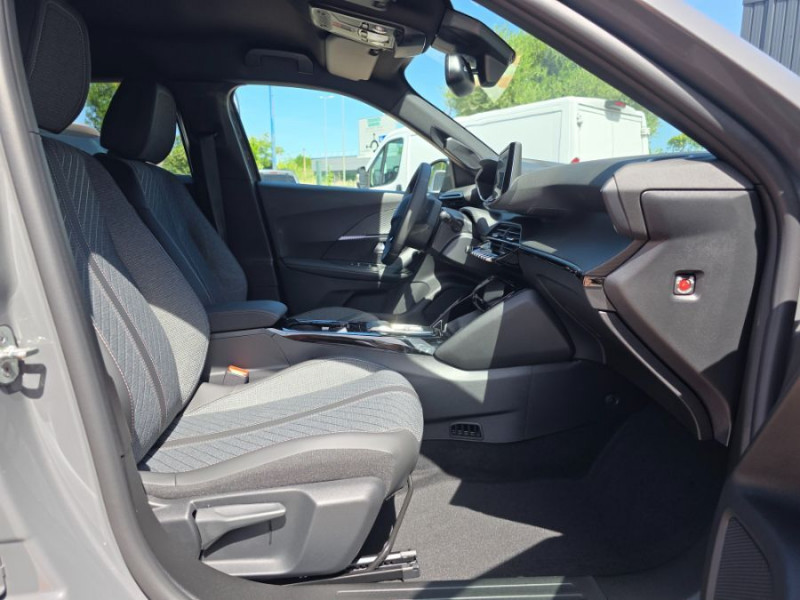 Photo 15 de l'offre de PEUGEOT 2008 II (2) 1.2 HYBRID 145 e-DCS6 ALLURE Camera à 26450€ chez Mérignac auto