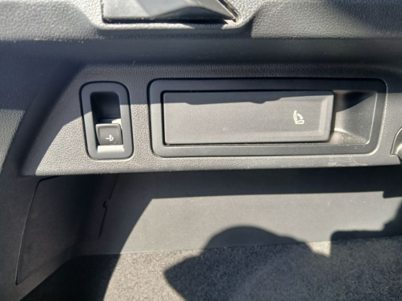 Photo 42 de l'offre de VOLKSWAGEN TIGUAN 2.0 BI-TDI 240 DSG 4Motion BLACK R LINE CUIR Attel. Full Options à 27500€ chez Mérignac auto