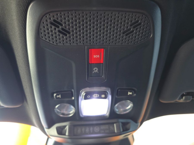 Photo 49 de l'offre de PEUGEOT 2008 II (2) 1.2 HYBRID 145 e-DCS6 ALLURE Camera à 26450€ chez Mérignac auto