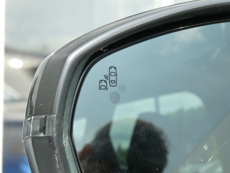 Photo 16 de l'offre de PEUGEOT 3008 II 1.5 BlueHDi 130 EAT8 GT LINE Carplay LED SC Attel. à 20950€ chez Mérignac auto