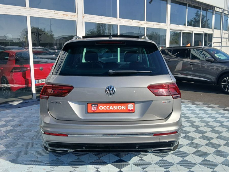 Photo 13 de l'offre de VOLKSWAGEN TIGUAN 2.0 BI-TDI 240 DSG 4Motion BLACK R LINE CUIR Attel. Full Options à 27500€ chez Mérignac auto