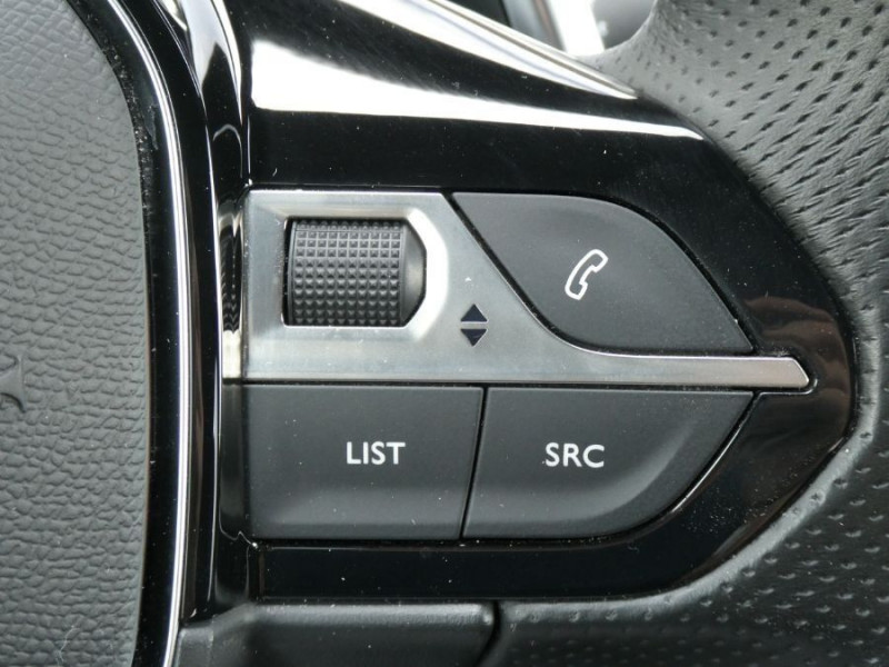 Photo 26 de l'offre de PEUGEOT 3008 II 1.5 BlueHDi 130 EAT8 GT LINE Carplay LED SC Attel. à 20950€ chez Mérignac auto