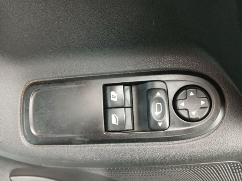 Photo 16 de l'offre de CITROEN C3 II 1.0 VTi 68 ATTRACTION CLIM 1ère Main à 6990€ chez Mérignac auto
