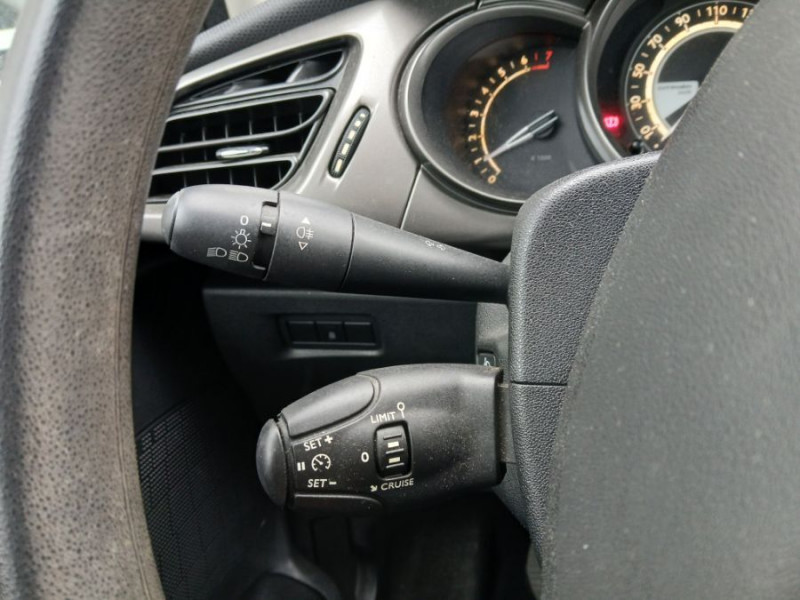 Photo 17 de l'offre de CITROEN C3 II 1.0 VTi 68 ATTRACTION CLIM 1ère Main à 6990€ chez Mérignac auto