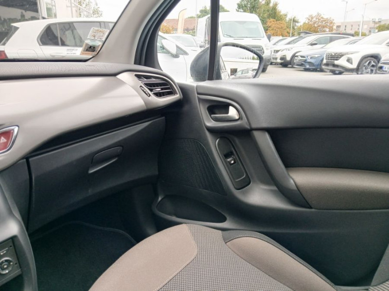 Photo 22 de l'offre de CITROEN C3 II 1.0 VTi 68 ATTRACTION CLIM 1ère Main à 6990€ chez Mérignac auto