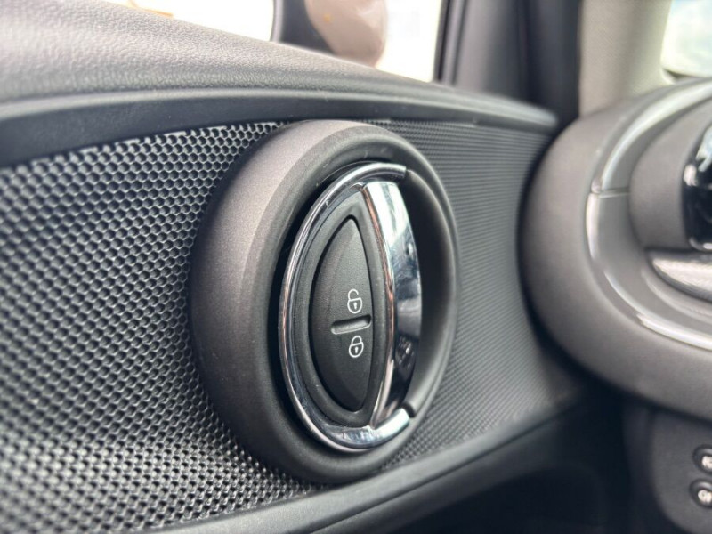 Photo 17 de l'offre de MINI CLUBMAN III ONE D 116 BVA Nv GPS LED CarPlay Clim Auto 1ère Main à 21950€ chez Mérignac auto