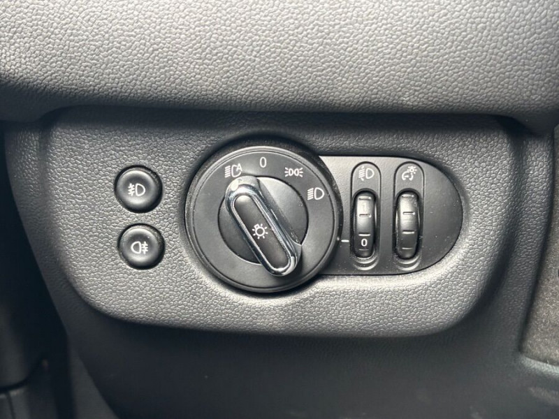Photo 18 de l'offre de MINI CLUBMAN III ONE D 116 BVA Nv GPS LED CarPlay Clim Auto 1ère Main à 21950€ chez Mérignac auto