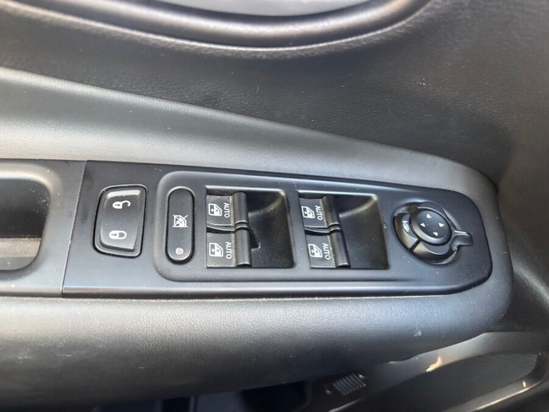 Photo 18 de l'offre de JEEP RENEGADE 1.5 e-HYBRID 130 BVM6 MHEV SUMMIT JA18 Caméra Attel. à 21450€ chez Mérignac auto