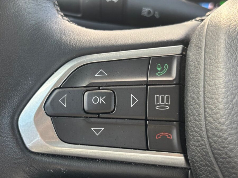 Photo 20 de l'offre de JEEP RENEGADE 1.5 e-HYBRID 130 BVM6 MHEV SUMMIT JA18 Caméra Attel. à 21450€ chez Mérignac auto