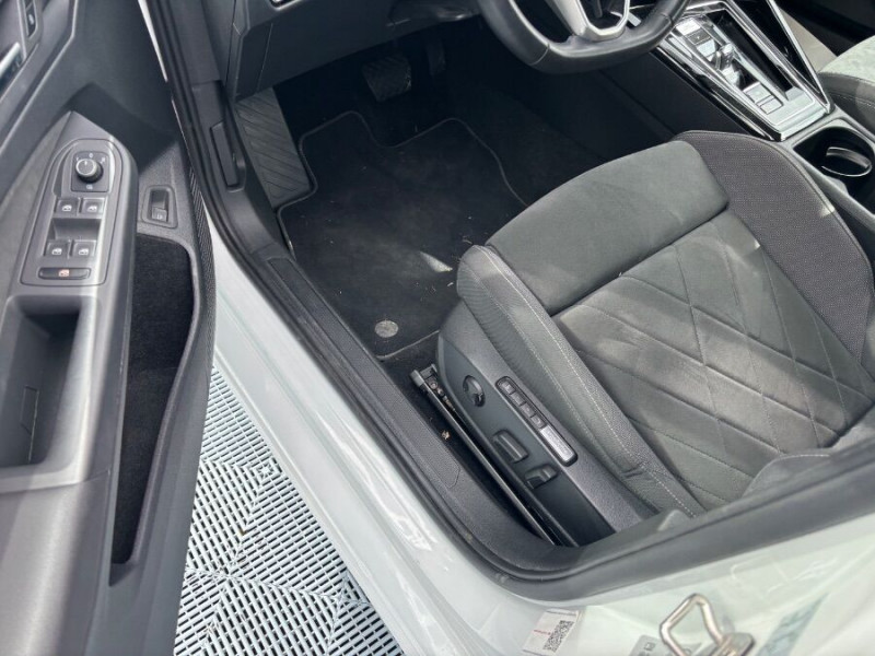 Photo 6 de l'offre de VOLKSWAGEN GOLF VIII 1.4 HYBRID 204 STYLE GPS Camera ACC LED+ 1ère Main à 25690€ chez Mérignac auto