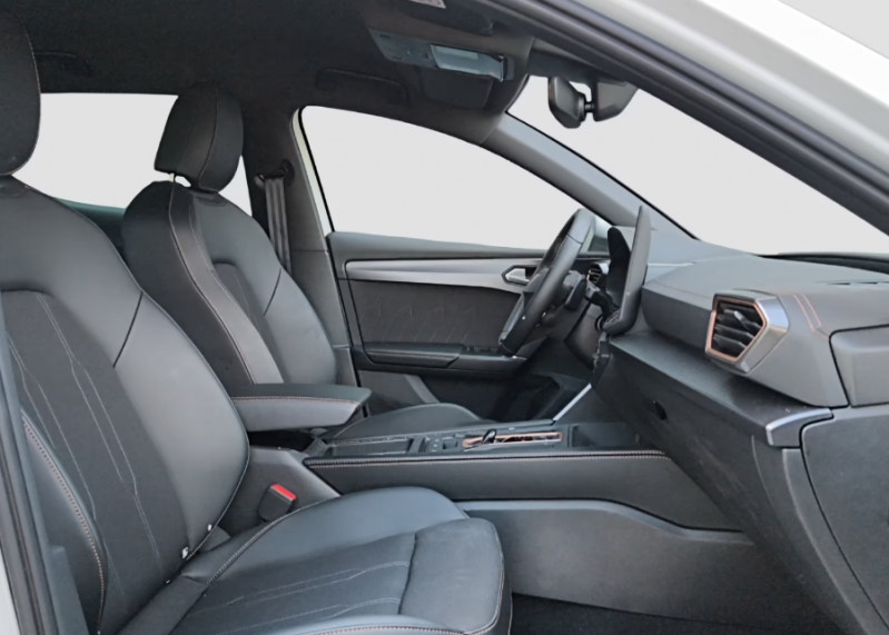 Photo 12 de l'offre de CUPRA LEON NEW IV 1.5 eTSI 150 HYBRID DSG V GPS JA18 Key Less Gtie 05/30 à 29450€ chez Mérignac auto