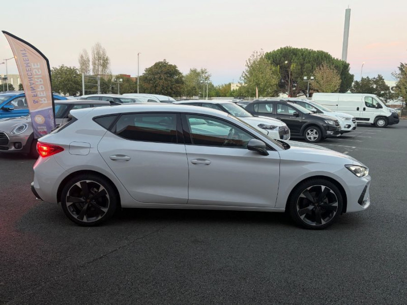 Photo 9 de l'offre de CUPRA LEON NEW IV 1.5 eTSI 150 HYBRID DSG V GPS JA18 Key Less Gtie 05/30 à 29450€ chez Mérignac auto