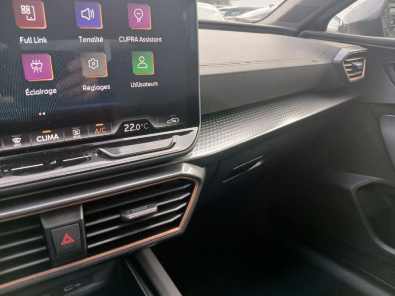 Photo 29 de l'offre de CUPRA LEON NEW IV 1.5 eTSI 150 HYBRID DSG V GPS JA18 Key Less Gtie 05/30 à 29450€ chez Mérignac auto
