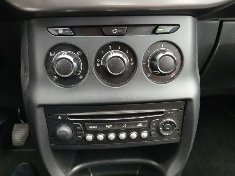 Photo 15 de l'offre de CITROEN C3 II 1.0 VTi 68 ATTRACTION CLIM Distri Neuve 1ère Main à 6990€ chez Mérignac auto