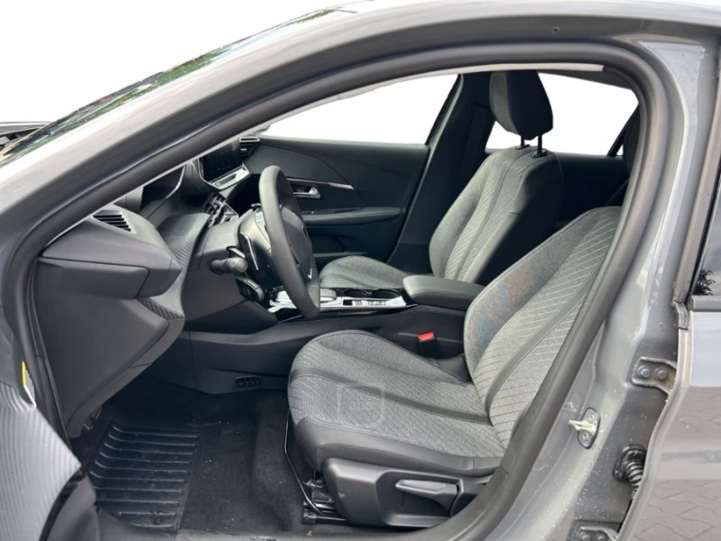 Photo 5 de l'offre de PEUGEOT 208 II HYBRID 110 e-DCS6 ALLURE PACK Navi + 360° Gtie 06/29 à 22950€ chez Mérignac auto