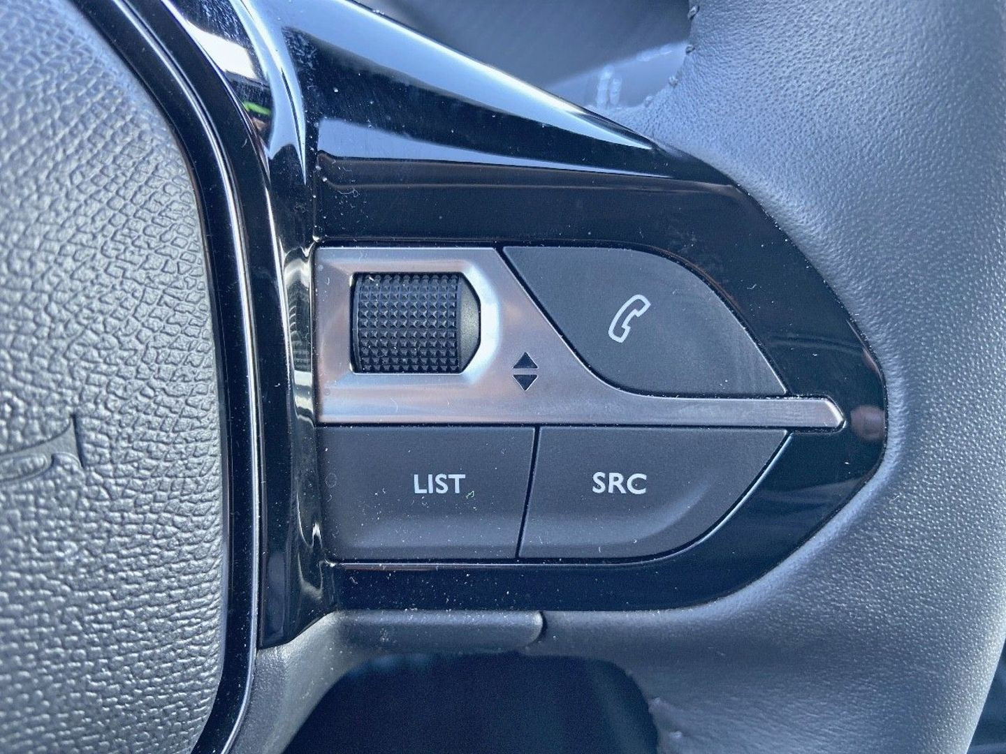 PEUGEOT 208 en vente à Carcassonne chez votre mandataire automobile