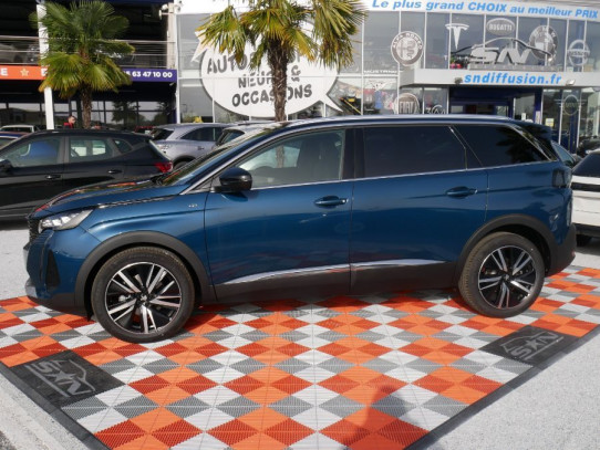 Acheter PEUGEOT 5008 BlueHDi 130 EAT8 GT PACK JA 19" Hifi Night Vision Caméra 360° chez SN Diffusion