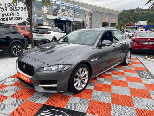 Acheter JAGUAR XF 2.0 D 180 BVA8 R-SPORT CUIR GPS Caméra chez SN Diffusion